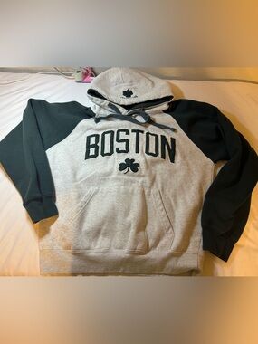 Boston Two-Tone Hooded Sweatshirt - Gray & Black